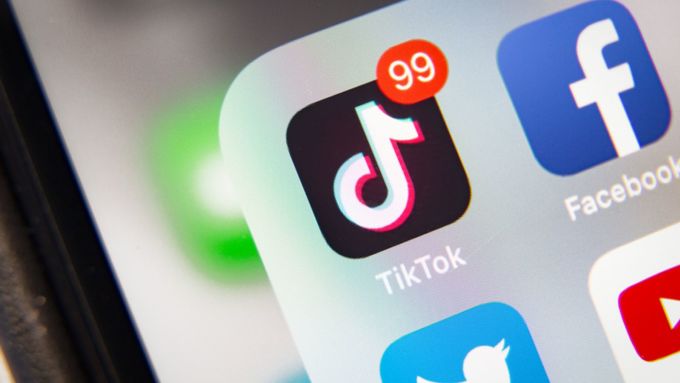 TikTok và Meta đang thu thập dữ liệu người dùng bằng nhiều cách. Ảnh: Sky News