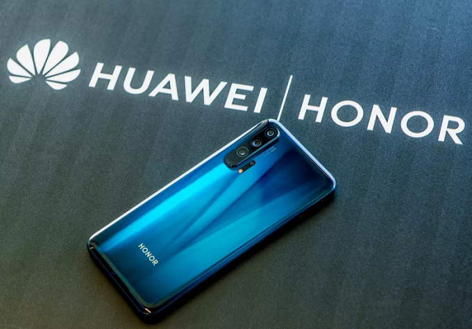 Honor từng là công ty con của Huawei. Ảnh: IXBT